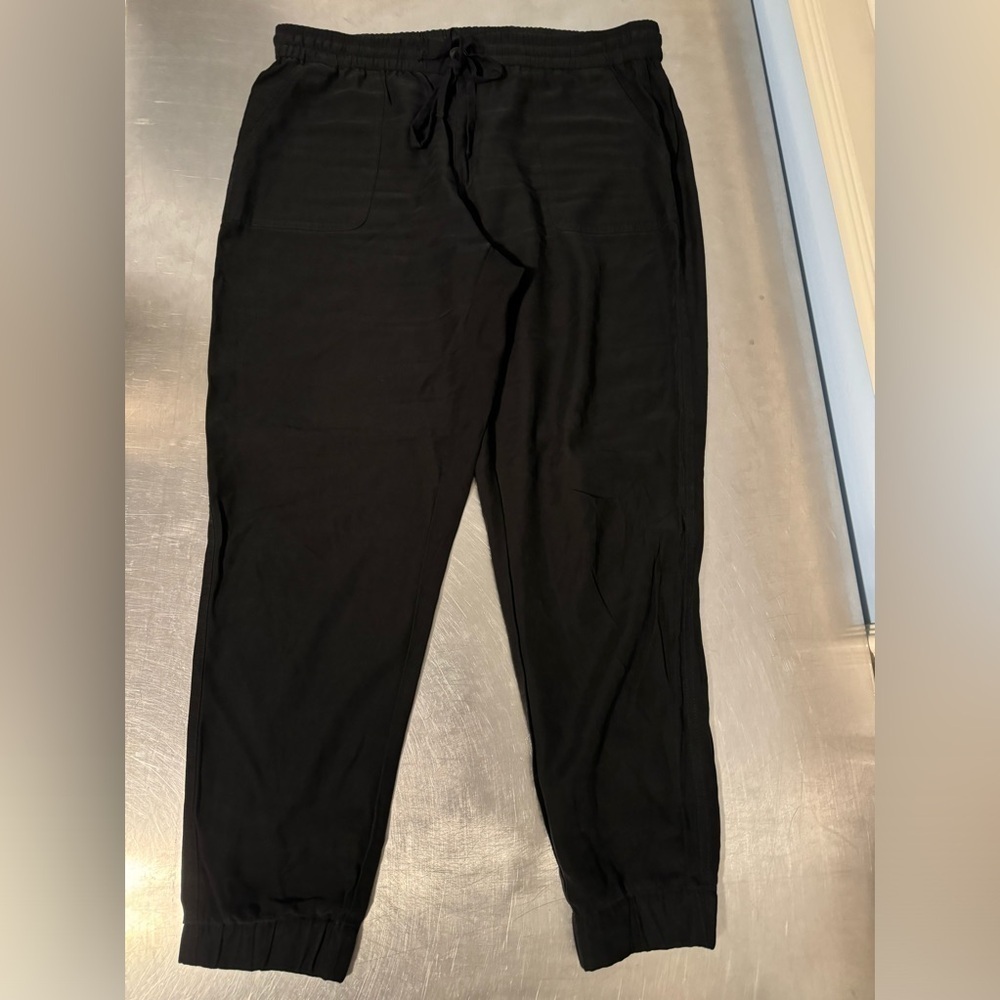 Tahari utility joggers